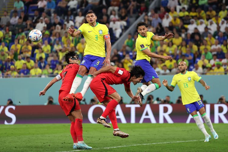 Brazil-v-South-Korea-Round-of-16-FIFA-World-Cup-Qatar-2022_11zon.jpg
