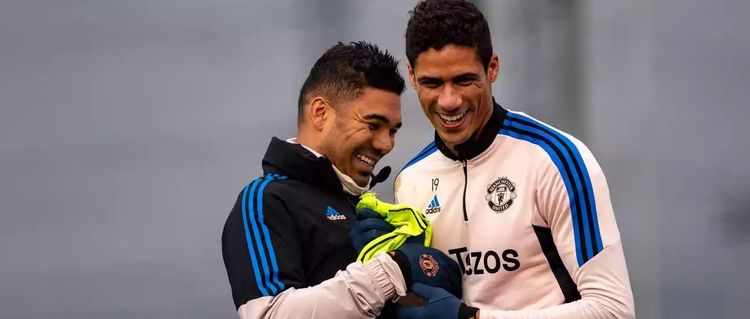 Каземиро и Рафаэль Варан на тренировке «Манчестер Юнайтед»