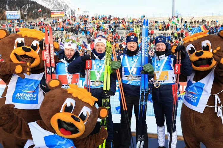 Легрейд, Т. Бе, Кристиансен и Й. Бе (слева направо)