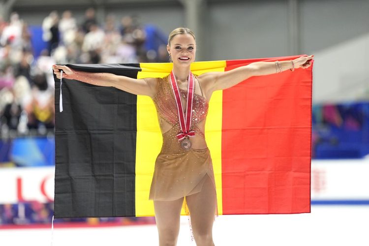 Луна Хендрикс