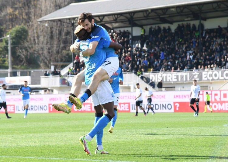 Осимхен и Кварацхелия